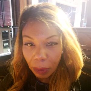 Meet your Posher, Detra